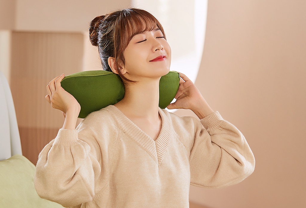 Gadgetoo Xiaomi Repor Multifunctional Neck Care Pillow Hot Compress Massager