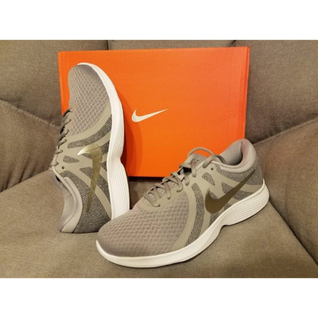 Nike revolution 4 hot sale men's running