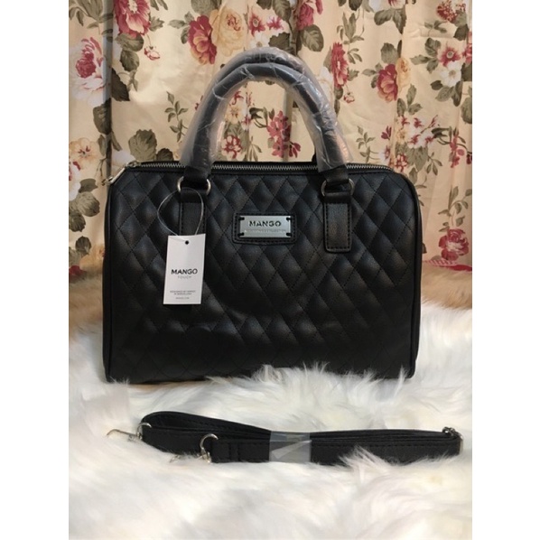 Mango black discount solid sling bag