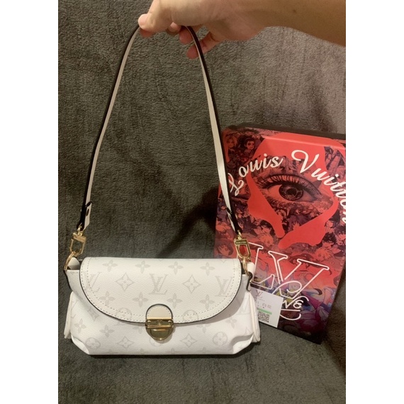 Louis vuitton discount baguette bag white