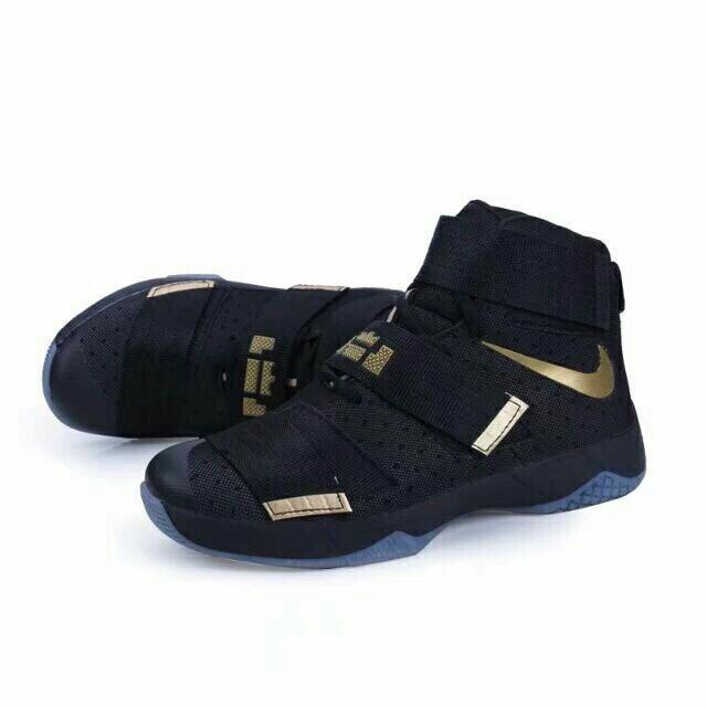 Lebron james hot sale soldier sneakers