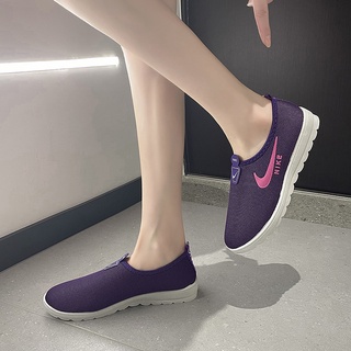 Nike air clearance flats