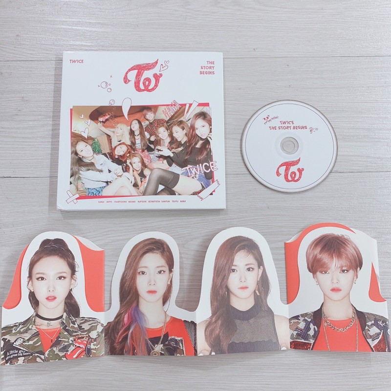 TWICE - TWICE - [ THE STORY BEGINS ] 1st Mini Album CD + Photocards +  Booklet + Garland Sealed -  Music