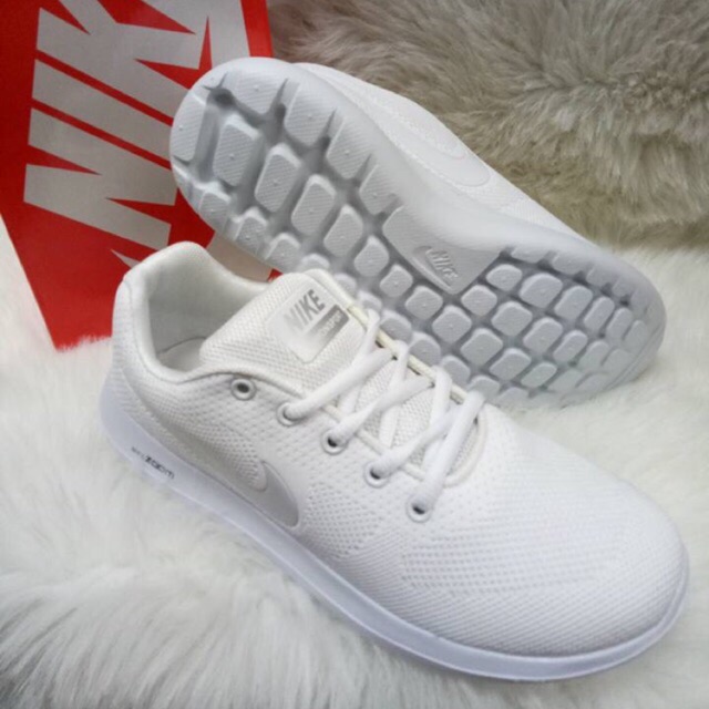 Zoom nike hot sale white