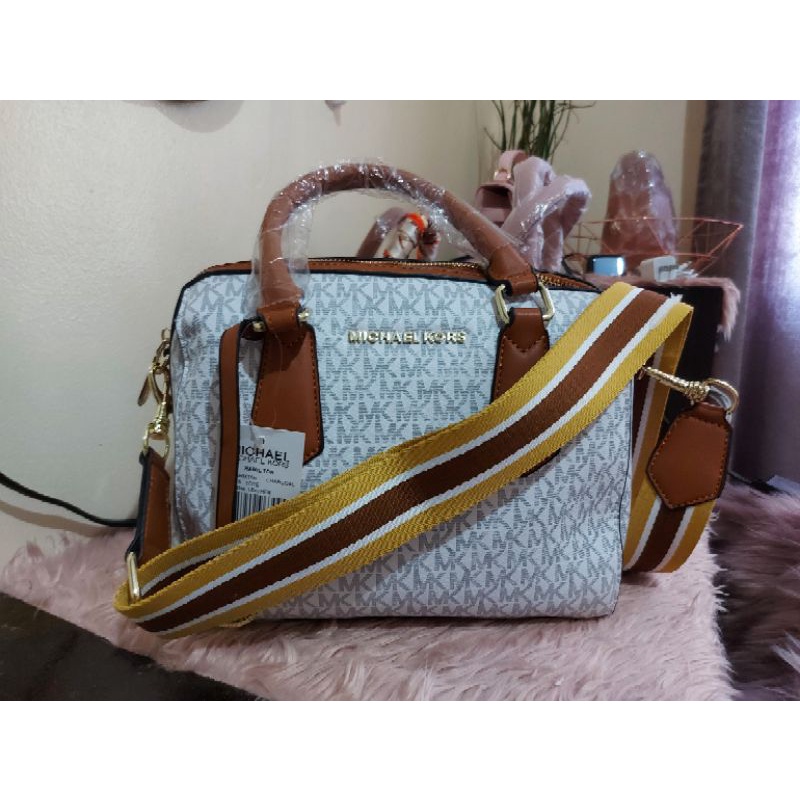 Michael kors white sale sling bag