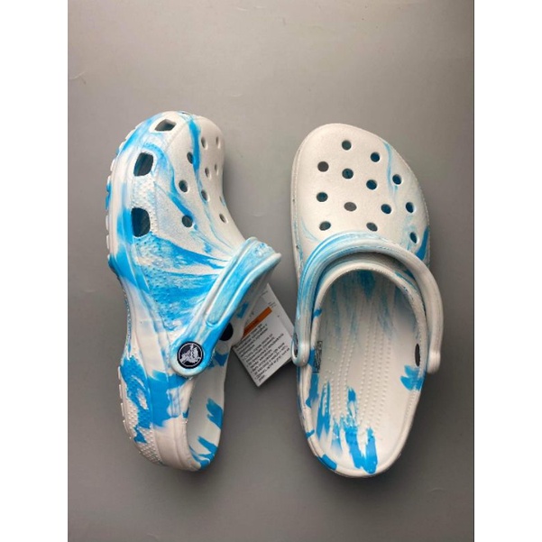 Blue tie dye deals crocs