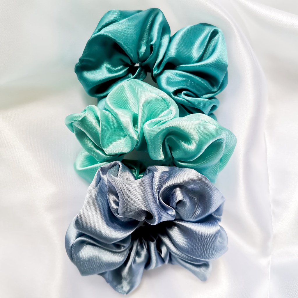 Satin Silk Scrunchies Gift Set 2 (Mini bouquet, hair clip and clamp