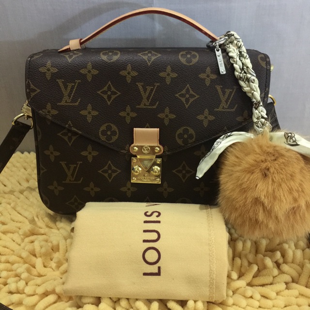 Louis Vuitton Pochette Metis - Selectionne PH