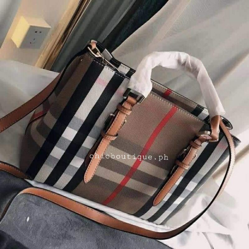 Burberry shoulder hot sale bag price