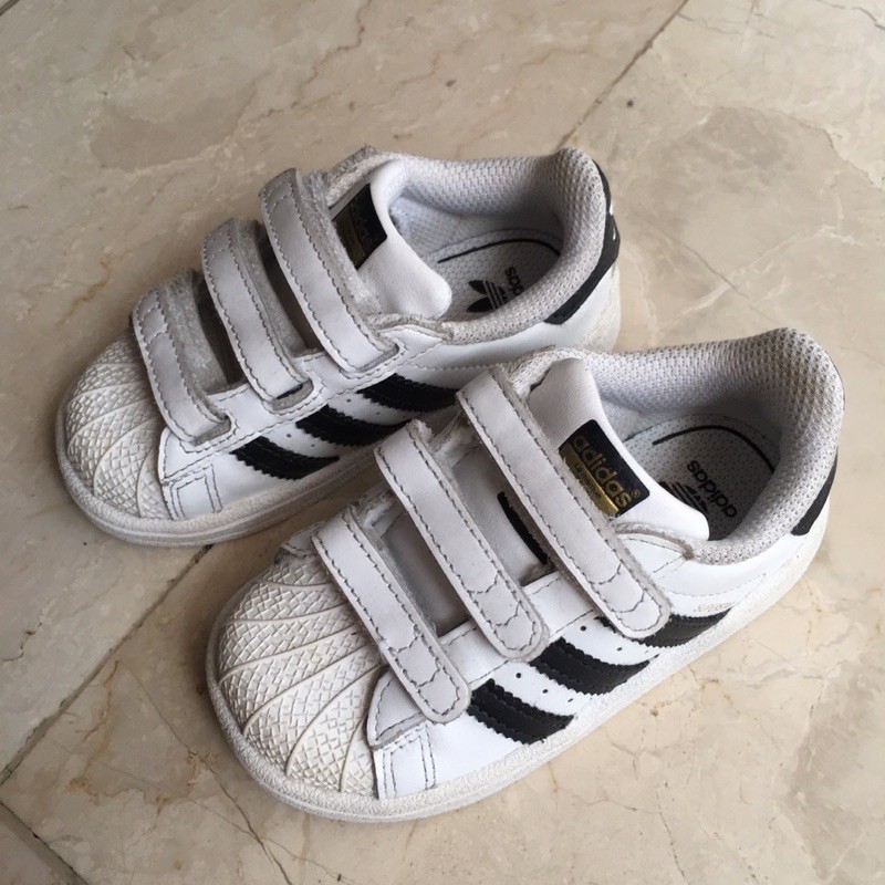 Adidas superstar hotsell toddler 10