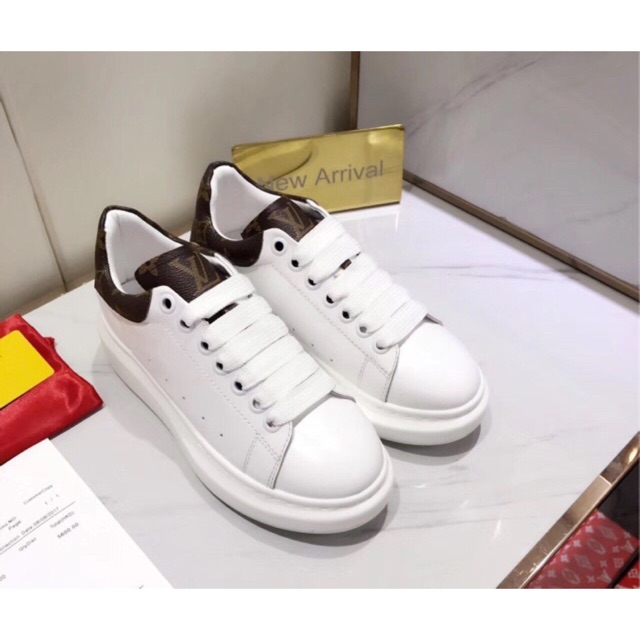 Alexander McQueen lv supreme sneaker oversized Second, Fesyen Wanita,  Sepatu di Carousell