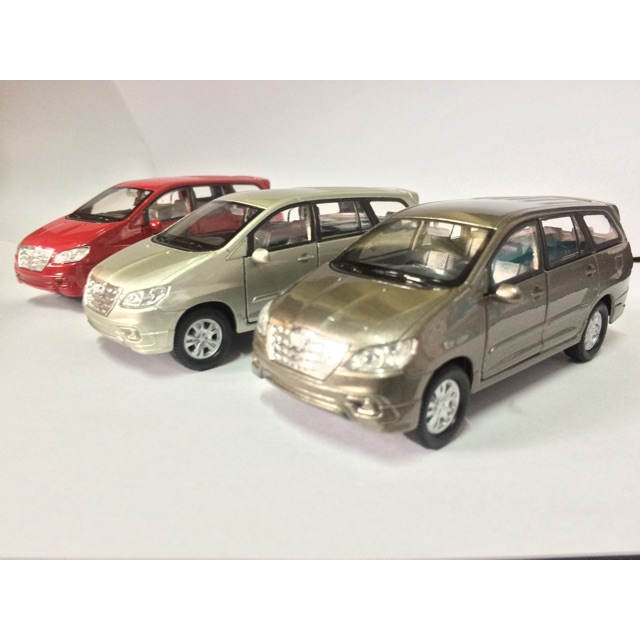 Innova best sale diecast model