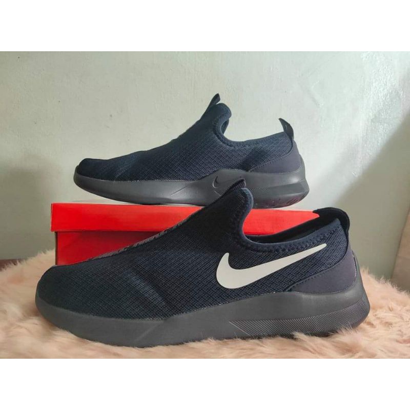 Nike black clearance viale slip on