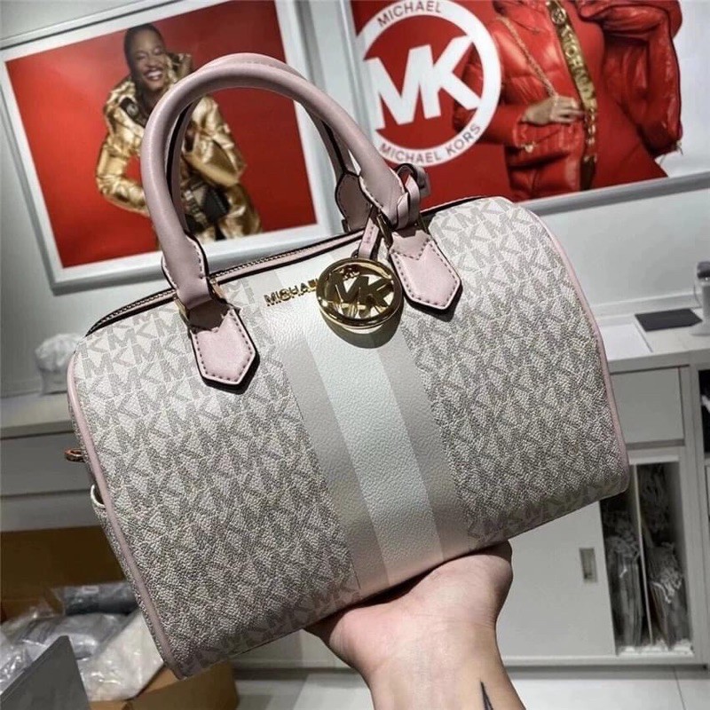 Michael kors doctors deals bag