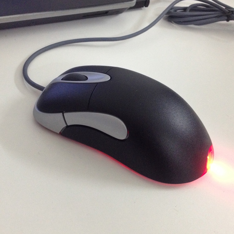 IO1.1 IE3.0 genuine CF through FireWire dedicated gaming mouse wired