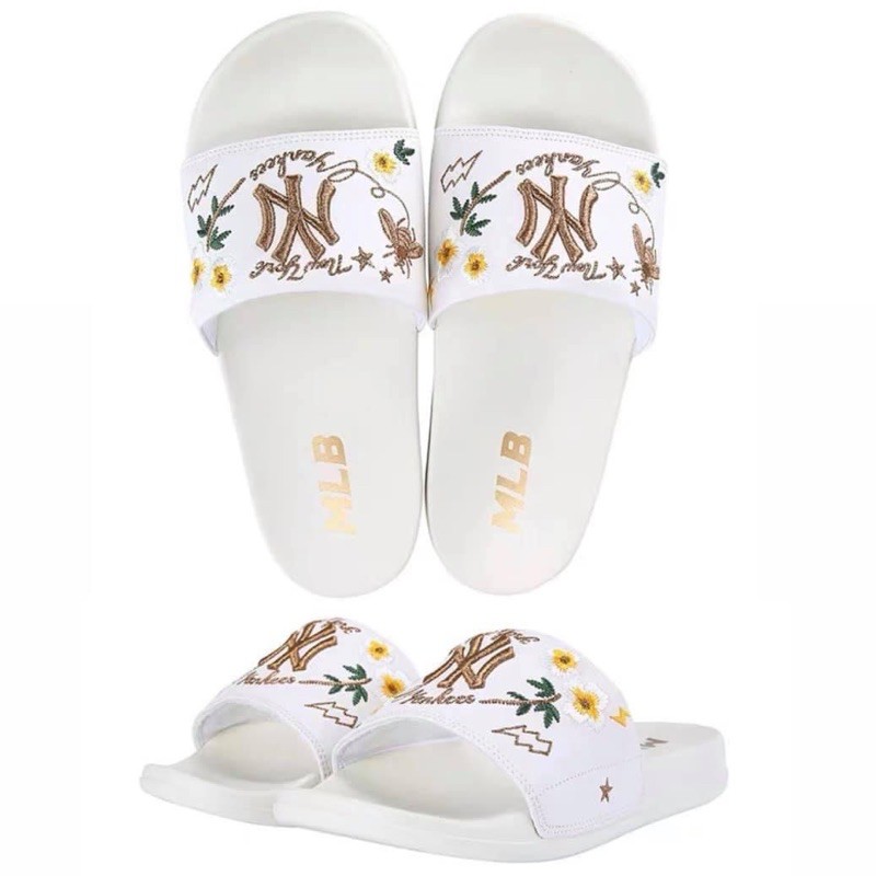 New York Yankees slide, Men's Fashion, Footwear, Slippers & Slides on  Carousell