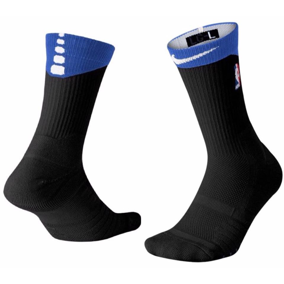 Black and blue hot sale nike elite socks