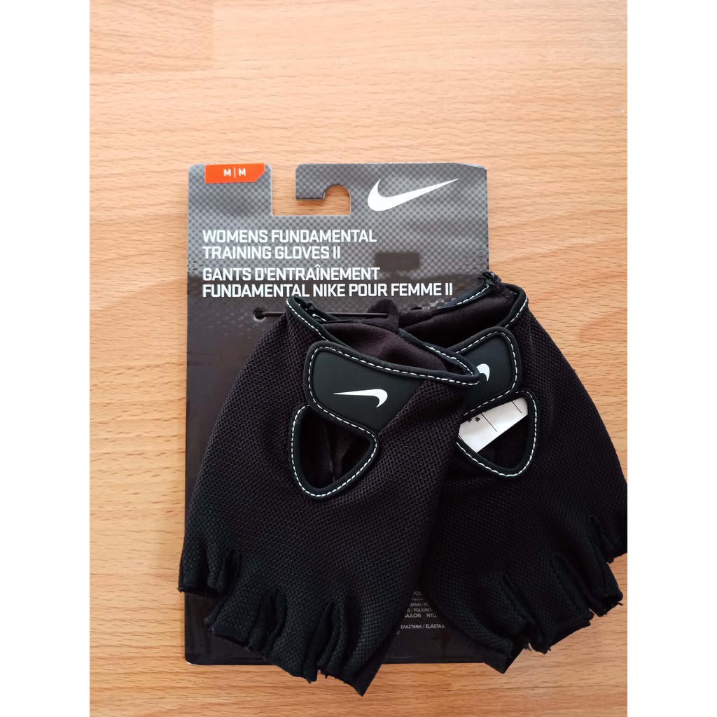 Nike women's outlet fundamental training gloves