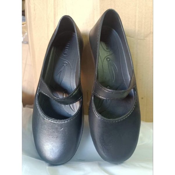 Halfshoes Super Lite Black & White ( Crocks Style ) | Shopee Philippines