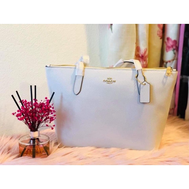 Coach bag 2025 white color