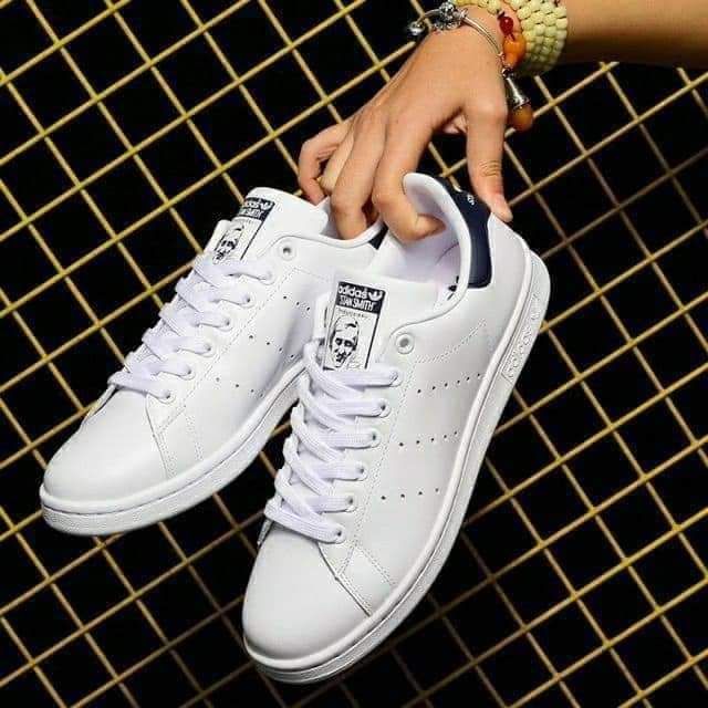 Stan smith hotsell shoes couple