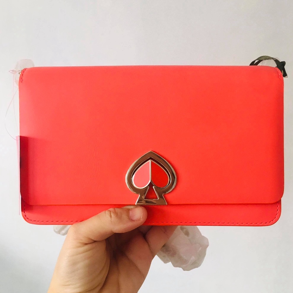 kate spade NICOLA TWISTLOCK CHAIN WALLET RADIANT CORAL spade