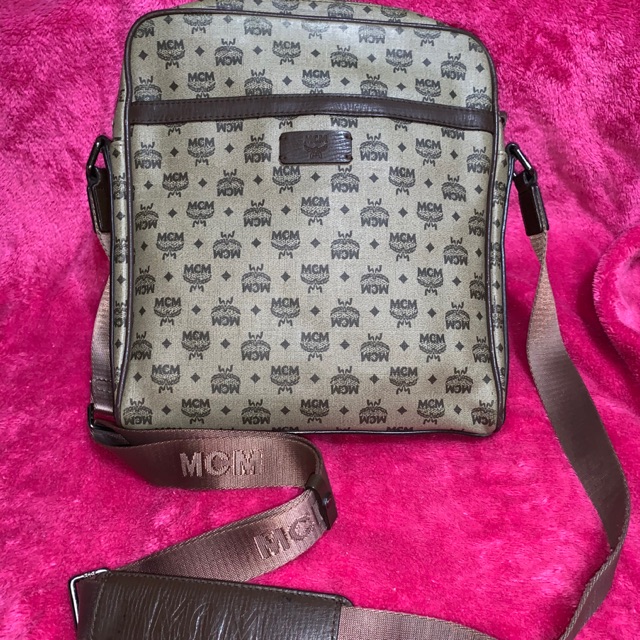 Mcm sling bag men hot sale