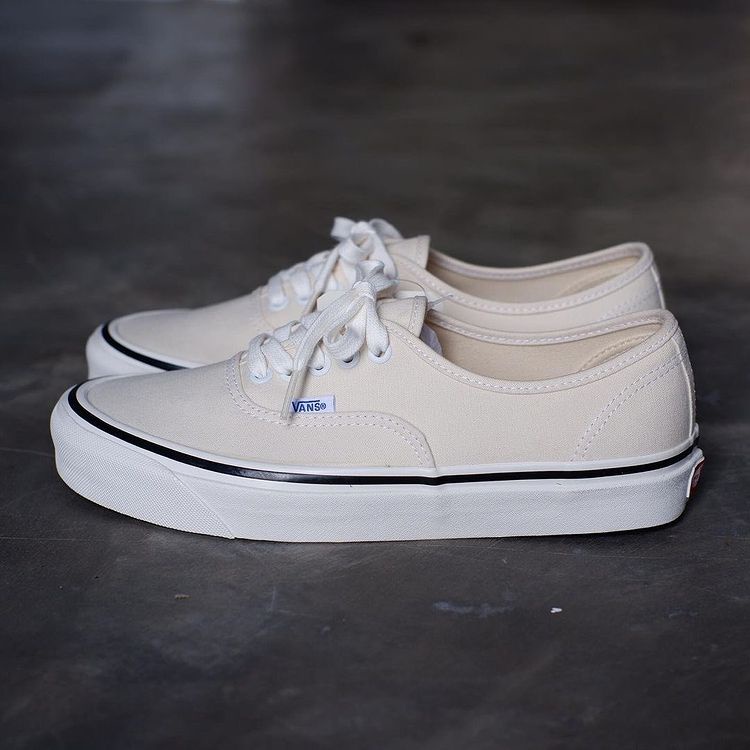 Vans anaheim 44 dx white sale