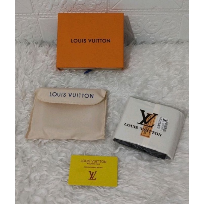 LOUIS VUITTON Men's Wallet with complete inclusion Shopee Philippines