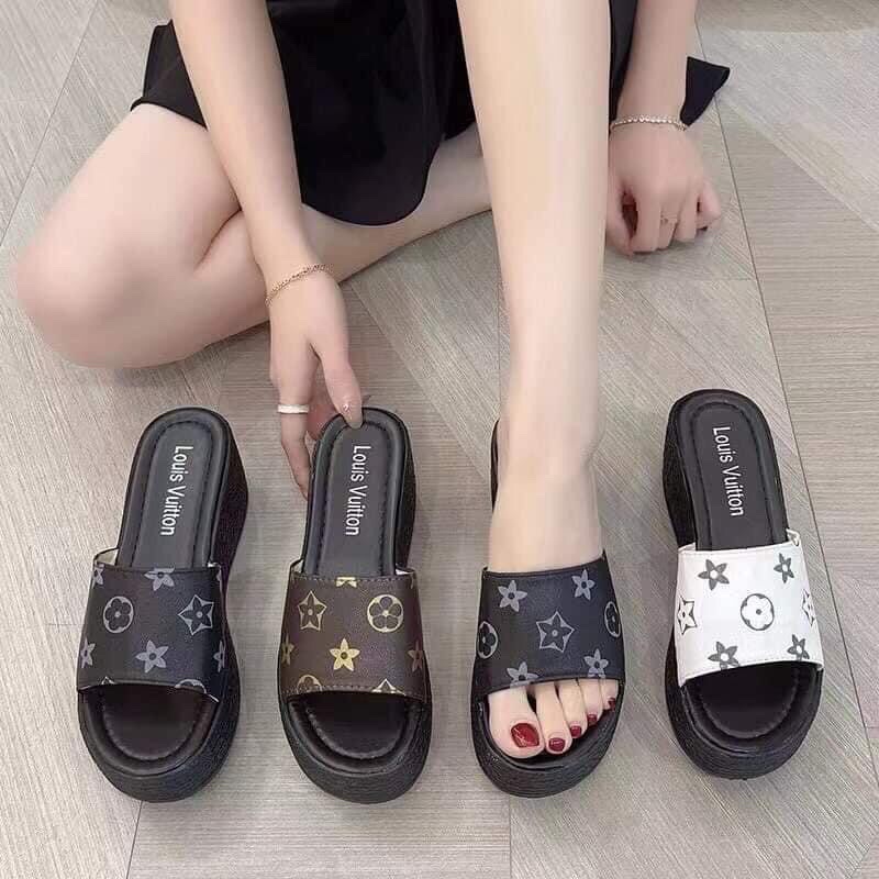 Korean Louis Vuitton flat sandals