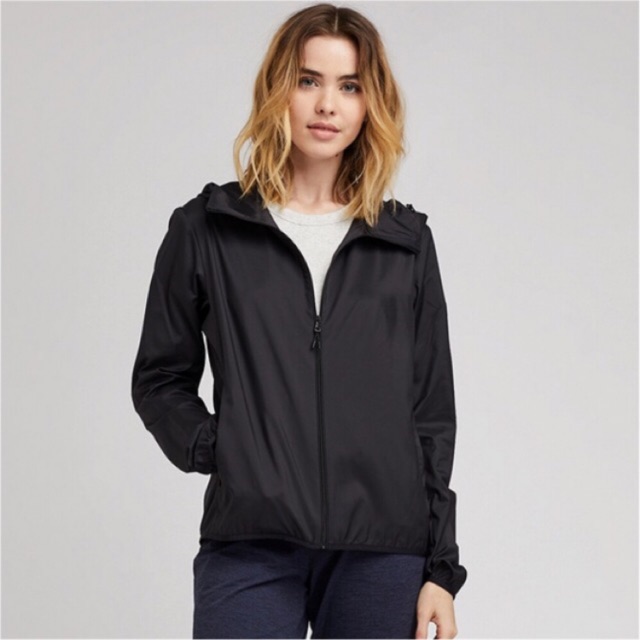 Uniqlo rain jacket clearance philippines