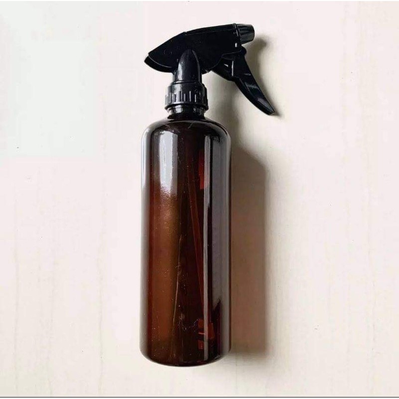 Amber plastic store spray bottles