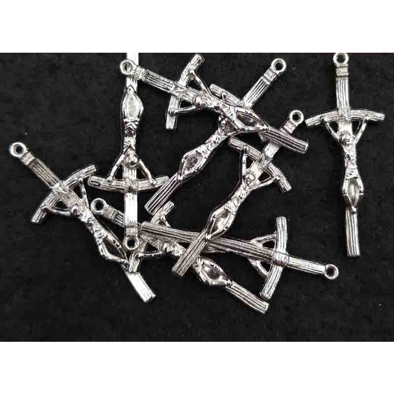 John paul deals ii crucifix necklace