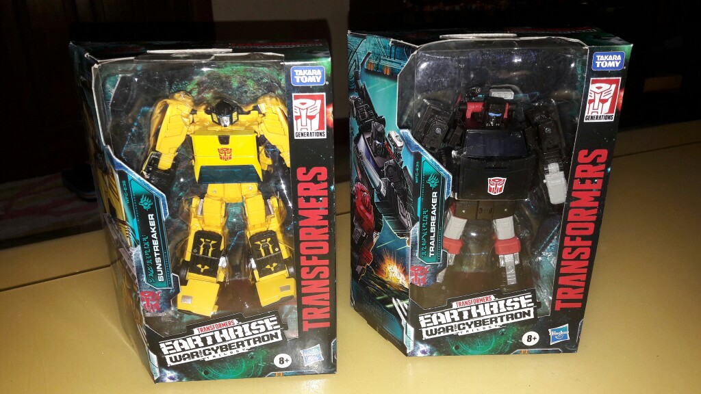 HASBRO) TRANSFORMERS TOYS GENERATIONS WAR FOR CYBERTRON: EARTHRISE