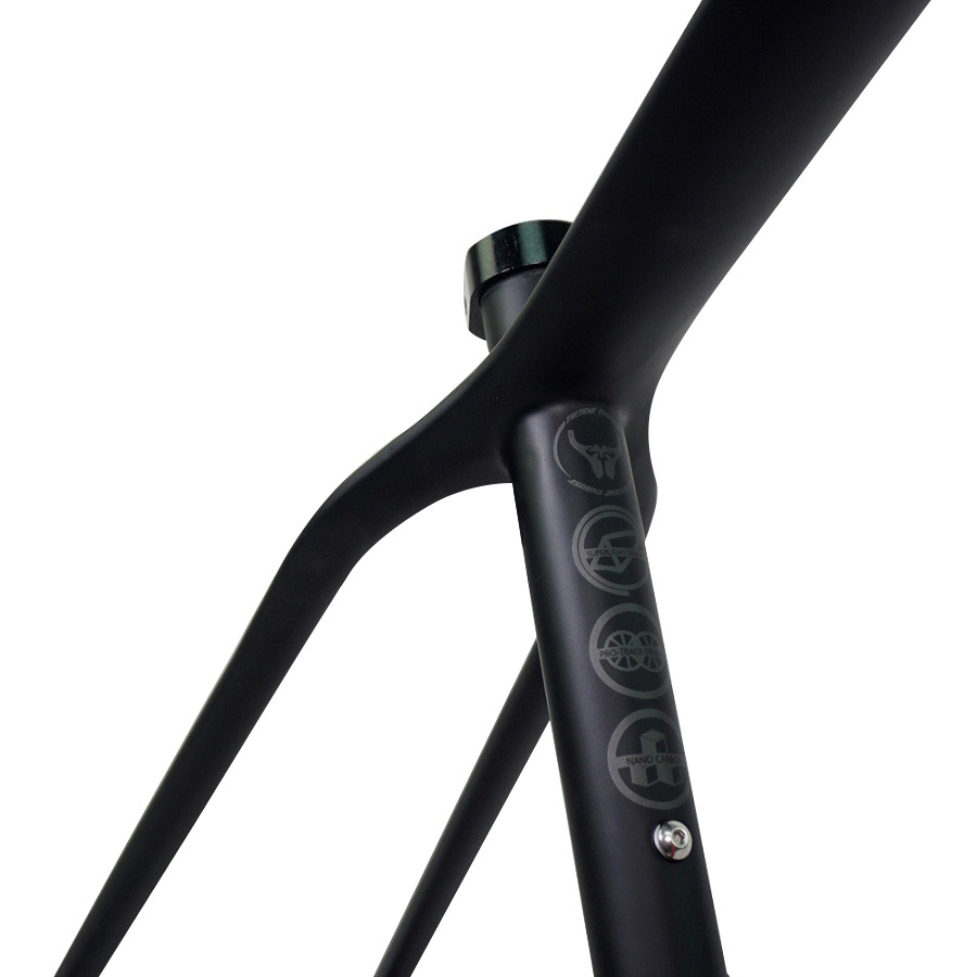 Thrust on sale carbon frame