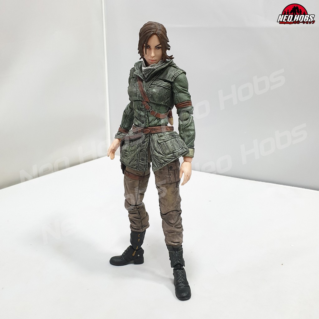 FIGURINE PLAY ARTS Kai Lara Croft Rise Of The Tomb Raider authentique