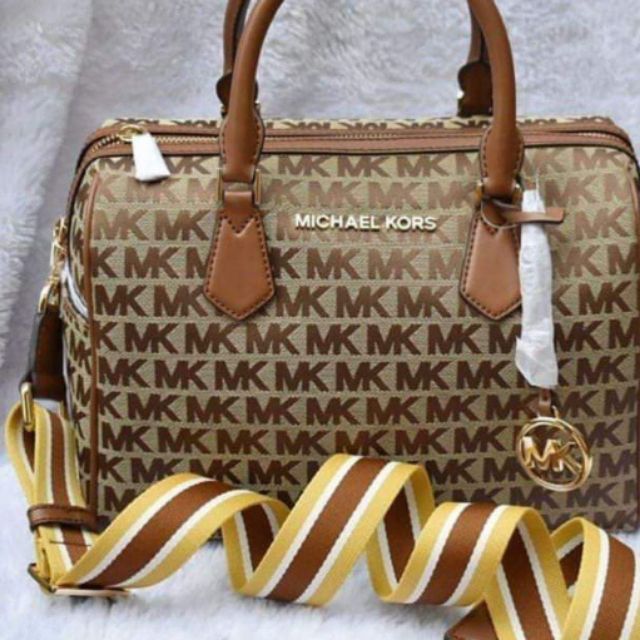 Michael kors hayes on sale duffle