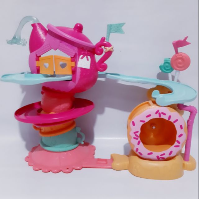 Num noms store go go cafe