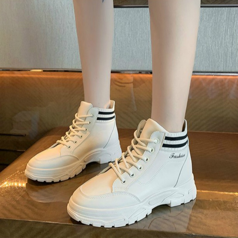 IELGY Flat Stylish Women's Short Boots With Antislip Sole Perfect