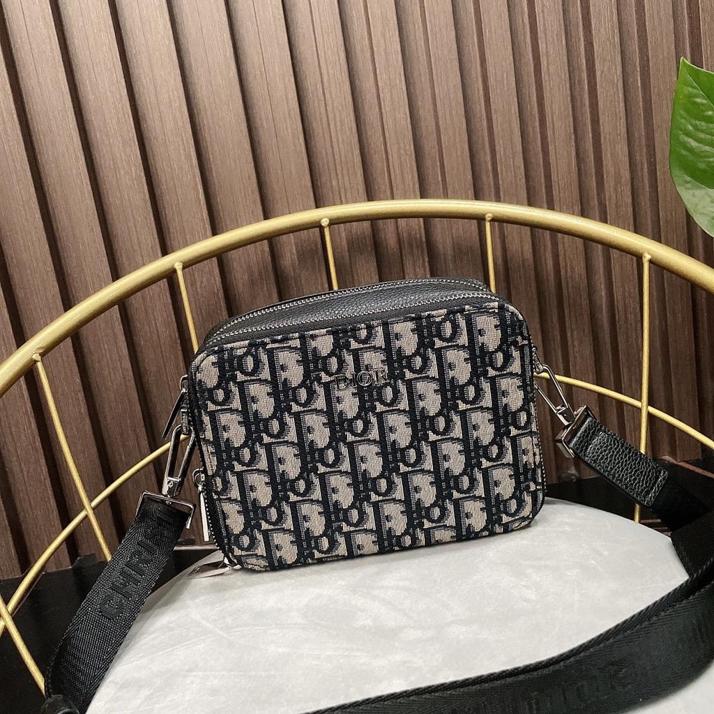 Christian dior hotsell camera bag