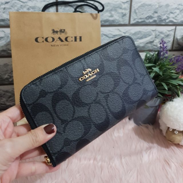 Coach medium deals zip around wallet