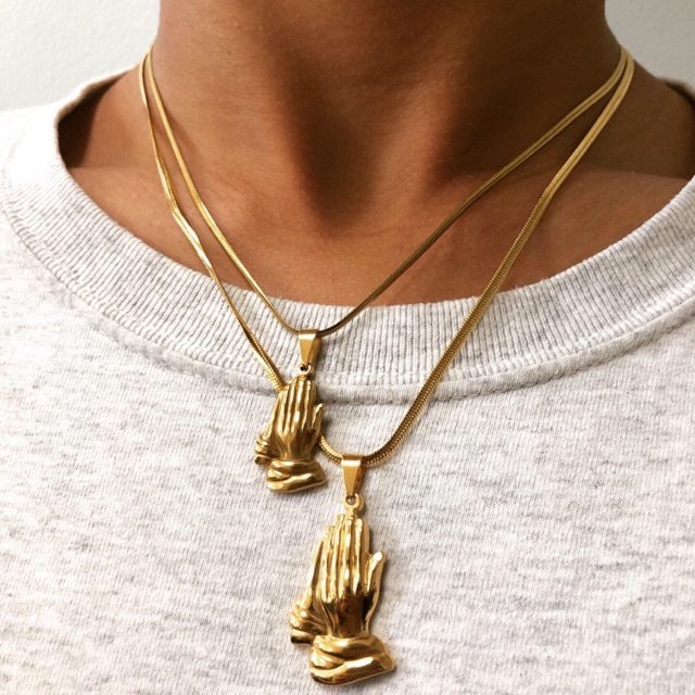 Praying hands deals chain pendant