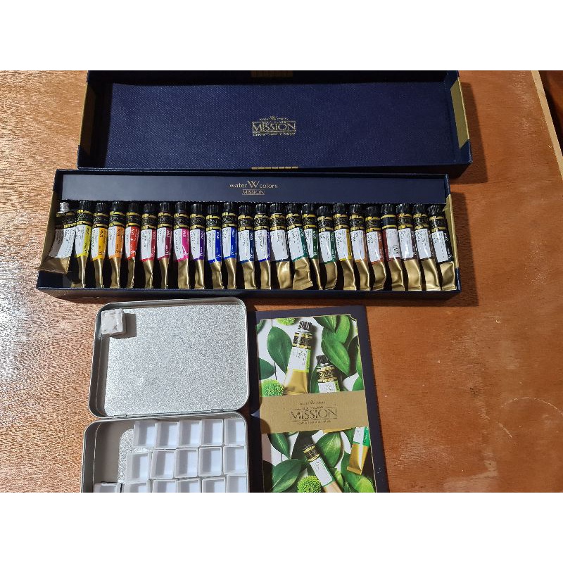 24 Mijello Mission Gold Class watercolors in Half pans plus W&n Gouache