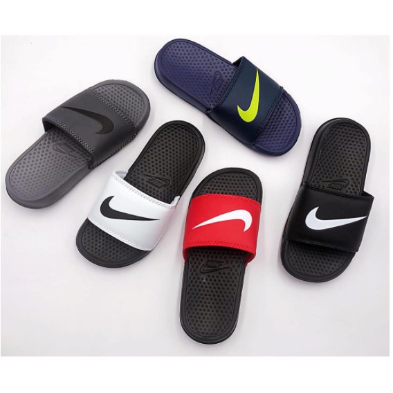 Nike hotsell slippers junior