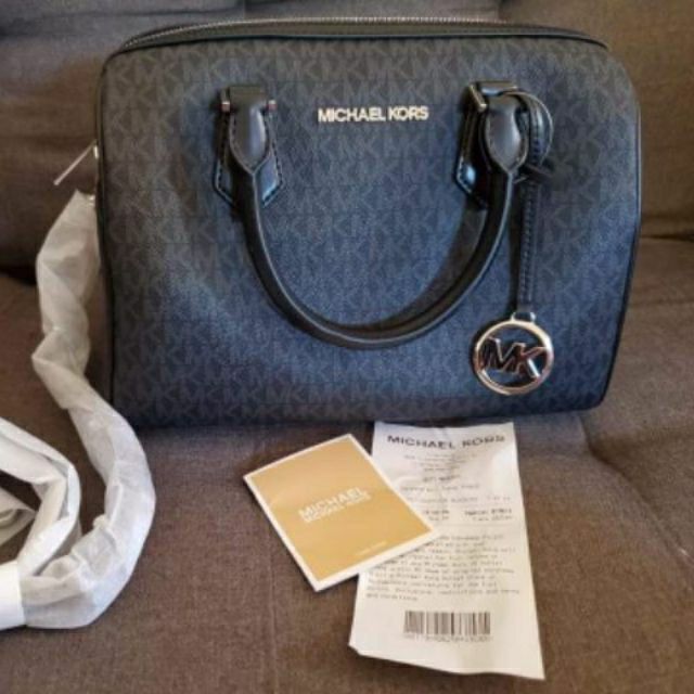 Michael kors hotsell hayes large duffle