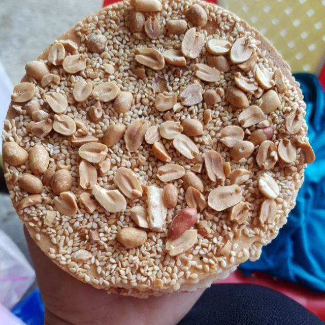 Hong Nga Rice Paper Peanut Candy (Crunchy, Beans Are The Same) | Shopee ...