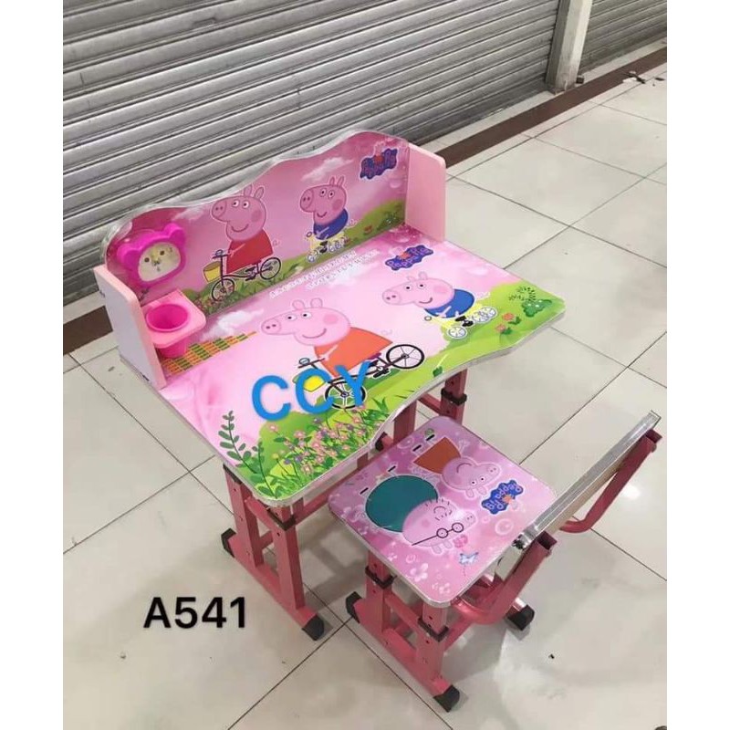 Peppa pig study deals table