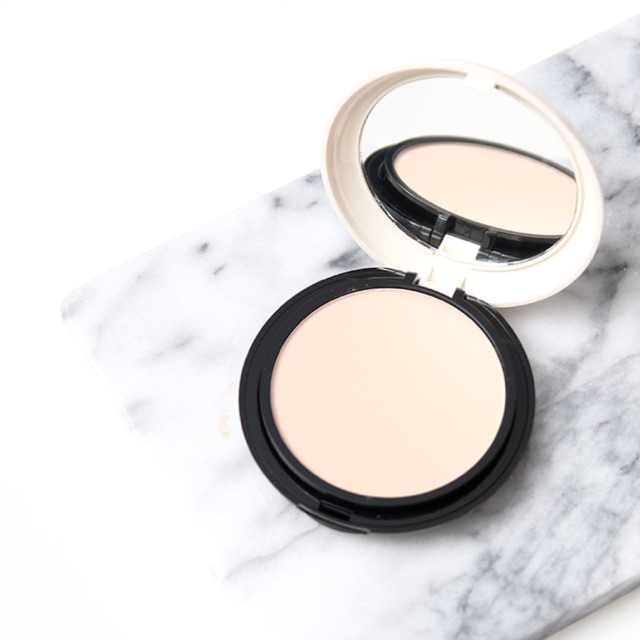 H&m immaculate 2025 compact foundation