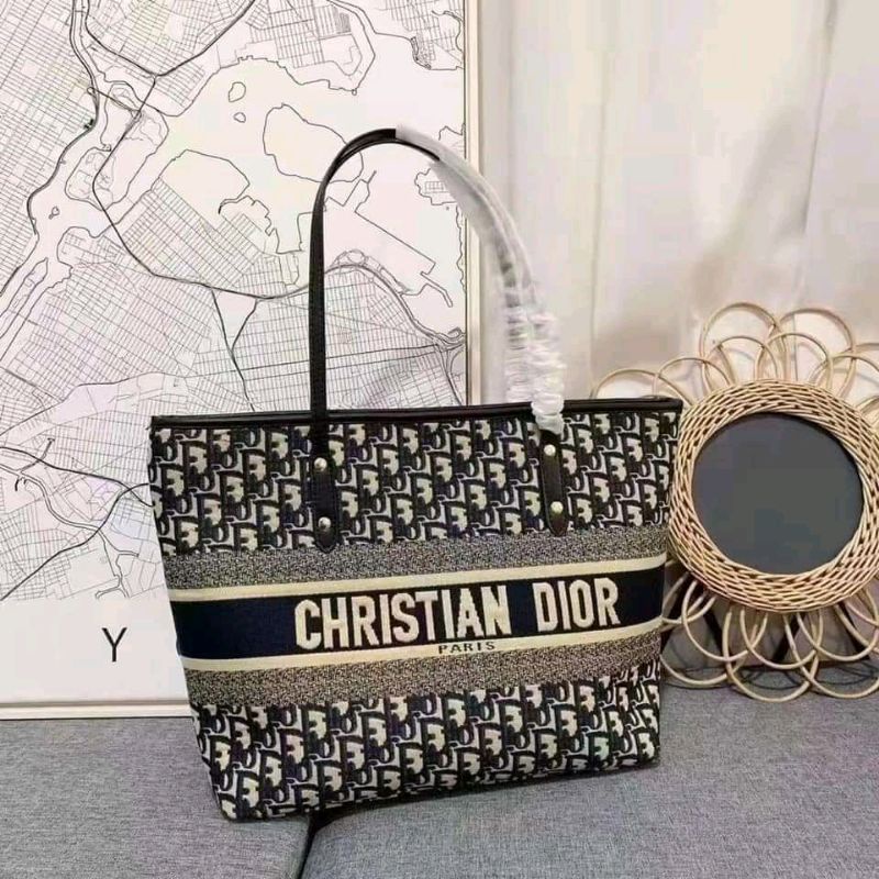 CHRISTIAN DIOR TOTE BAG WITH BOX Shopee Philippines