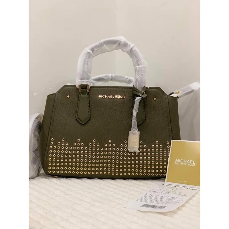 Michael kors hayes outlet medium messenger